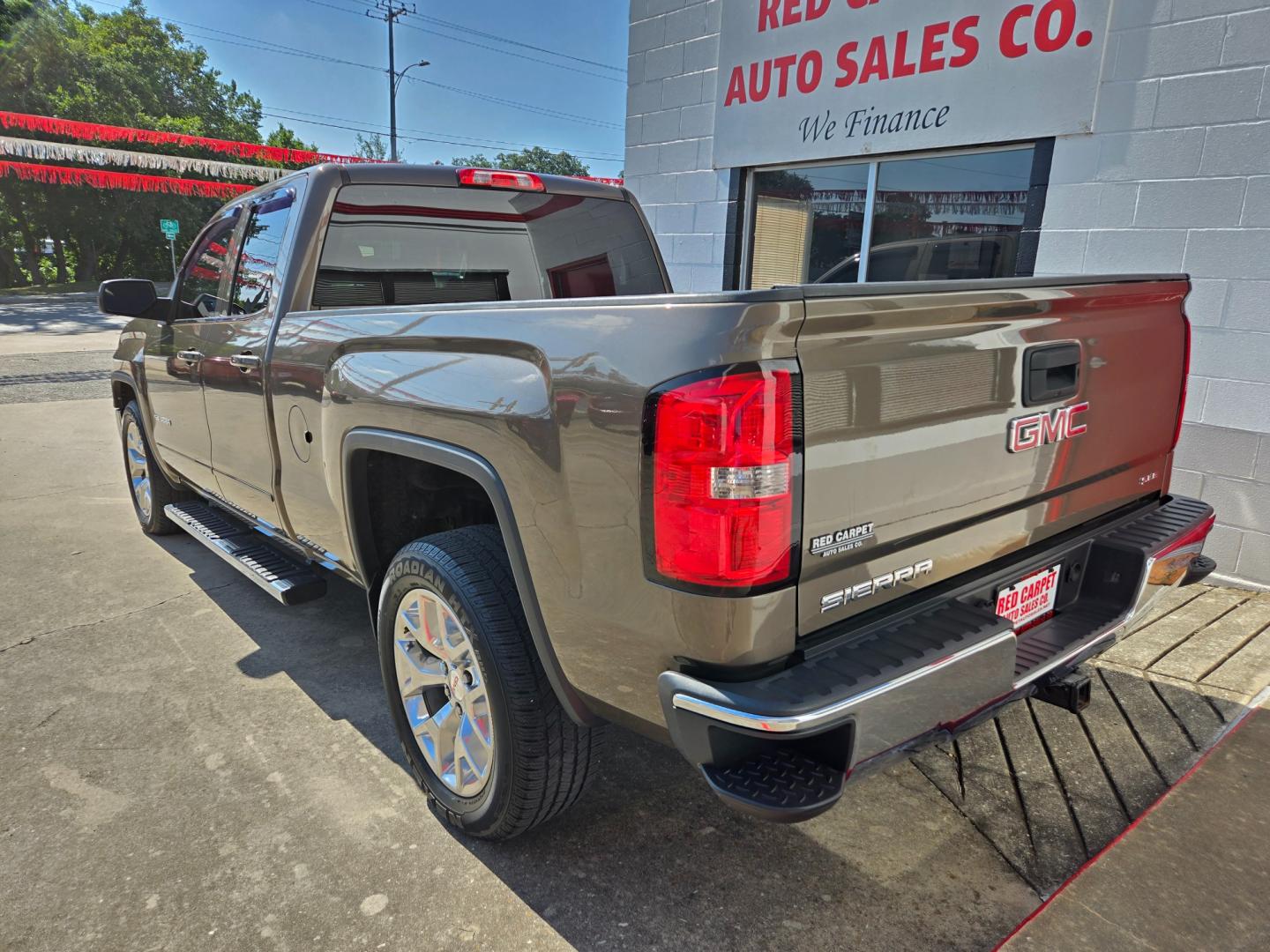 2014 GMC Sierra 1500 (1GTR1UEC2EZ) with an 5.3L V8 F OHV 16V engine, Automatic transmission, located at 503 West Court, Seguin, TX, 78155, (830) 379-3373, 29.568621, -97.969803 - 2014 GMC Sierra 1500 SLE Ext. Cab 2WD with a 5.3L V8 F OHV 16V, Automatic, Tilt, Cruise, AM/FM/CD Touchscreen Stereo, Power Windows, Locks, Seat and Side Mirrors, Bluetooth, Front Bench Seating, Dual Climate Control, Tinted Windows, Alloy Wheels, Towing, Running Boards, Rear Defroster and more!! - Photo#3